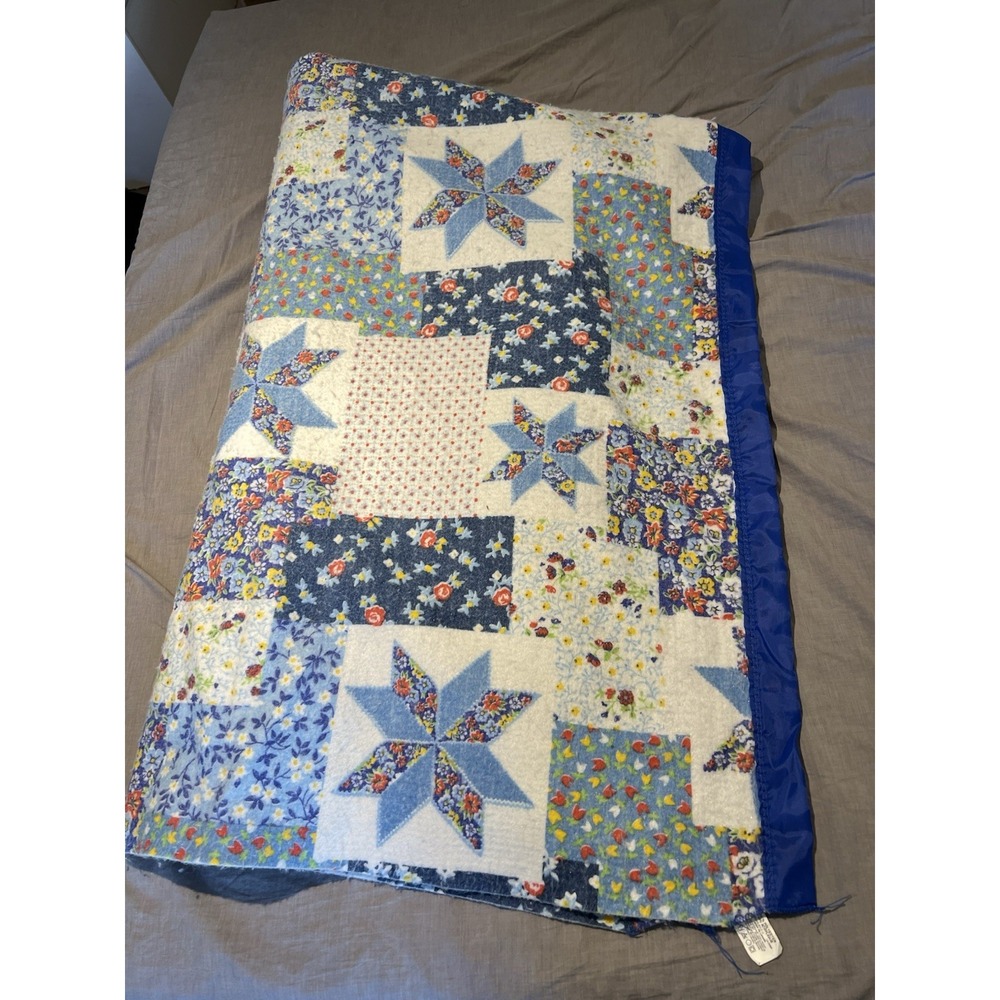 Vintage Blanket Satin Trim Quilt Pattern 87in x 77in Polyester Acrylic USA